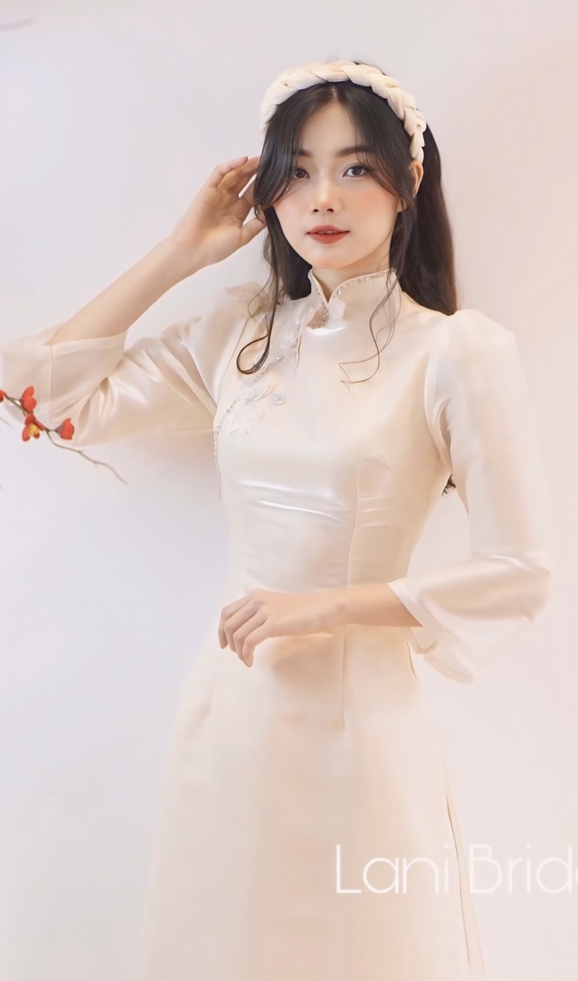 Aó Dài Bưng Quả  Vàng Kem Đính Bướm 