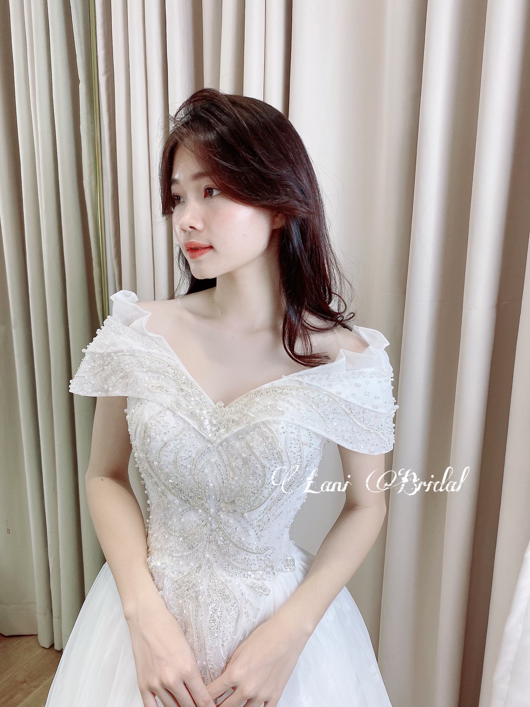 WEDDING DRESS TTV