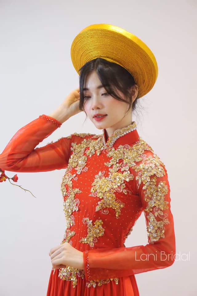 ÁO DÀI CÔ DÂU ĐUÔI CÁ
